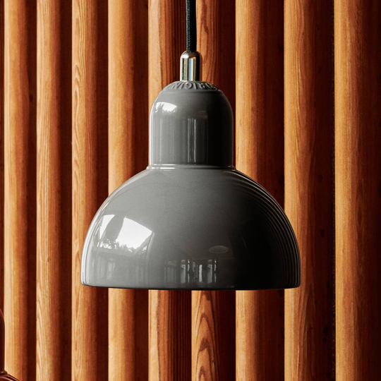FRITZ HANSEN Kaiser Idell 6722-P blänkande skiffer