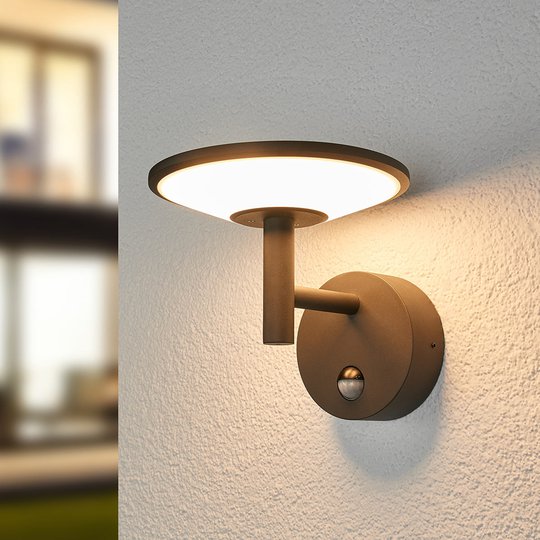 LED-utomhusvägglampa Fenia med rörelsesensor