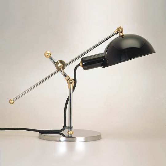 Bordslampa med mässingsleder från 1927