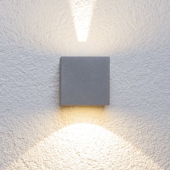 Silverfärgad LED-utomhusvägglampa Jarno, kubformad