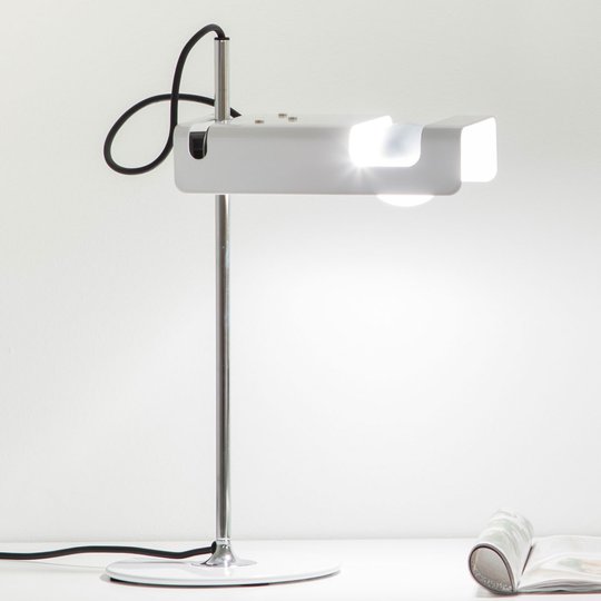Oluce Spider - horisontell bordslampa, vit