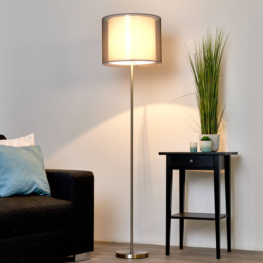 Underbart vacker golvlampa Nica med grå tygskärm