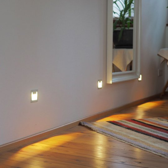 LED-vägginbyggnadslampa Pen, kantig