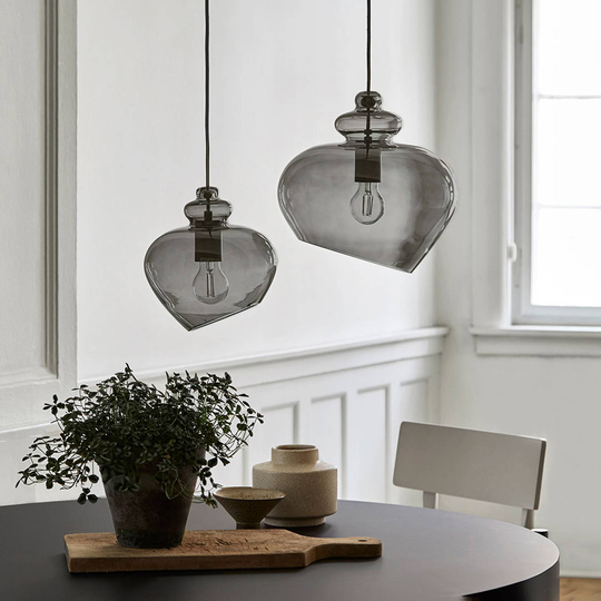 FRANDSEN Grace glashänglampa, Ø 30 cm rökgrå