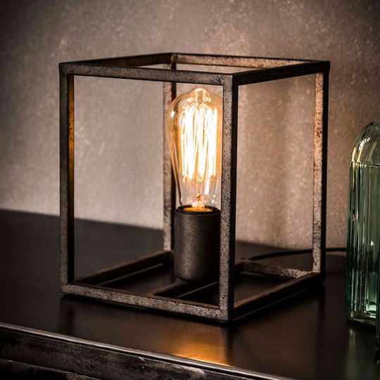 Bordslampa Perpendillumina i kubform