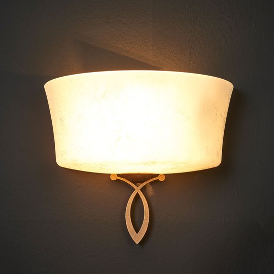 Vägglampa Alessio i strålkastardesign