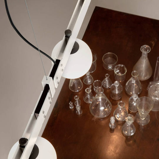 Karman Stant LED-hänglampa, vit balkar