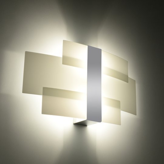 Vägglampa Shifted, tre glassnitt, krom