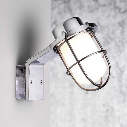 Iögonfallande vägglampa MARINA