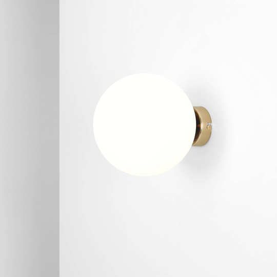 Vägglampa Ball, väggfäste guld