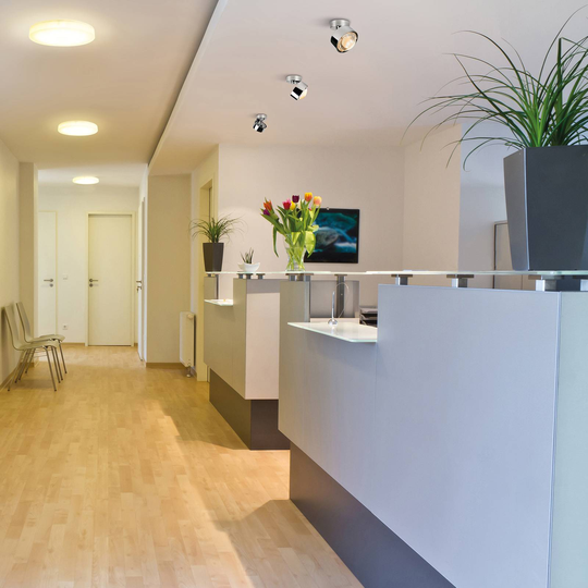 Puk Mini Move G9 spot, lins klar, krom