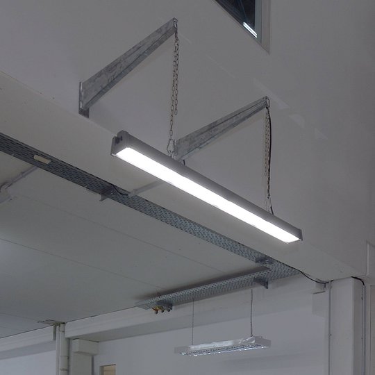 LED-spotlight till hallen Normae 23 800 lm