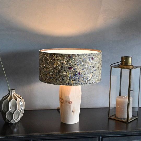 LeuchtNatur Pura LED-bordslampa cembra/alpäng