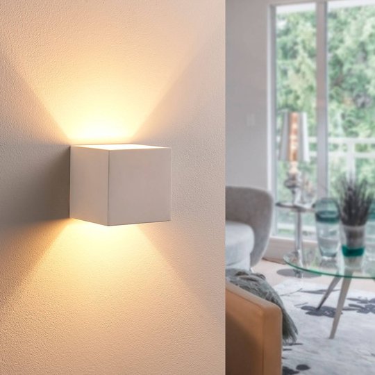 LED-taklampan Kay lyser uppåt och nedåt