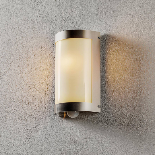 Enkel utomhusvägglampa Marco3, med sensor