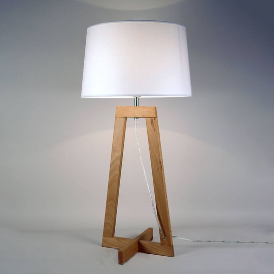 Bordslampa Sacha LT av textil och trä