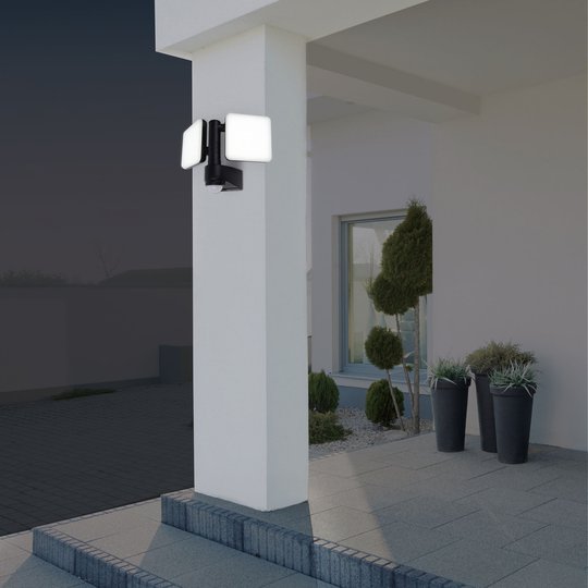 LED-utomhusvägglampa Jaro, sensor, 2 lampor