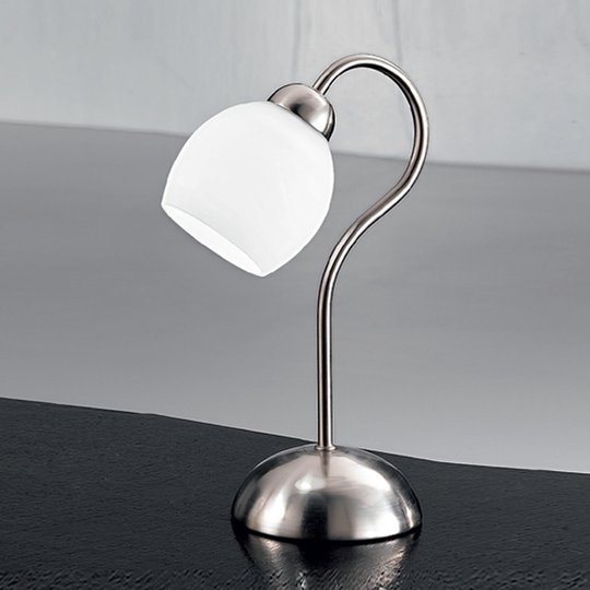 Satinerad, vacker bordslampa Doma