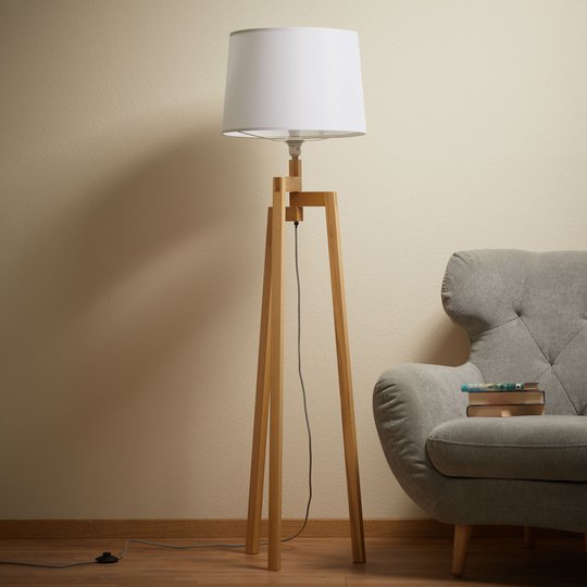 Trebent golvlampa Polygon med textilskärm