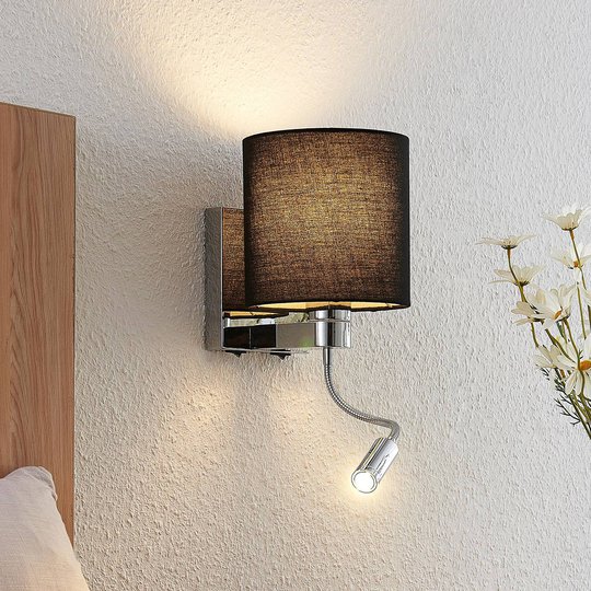 Lucande vägglampa Brinja med LED-flexarm svart