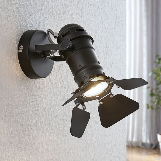 Vägglampa Tilen i strålkastarlook