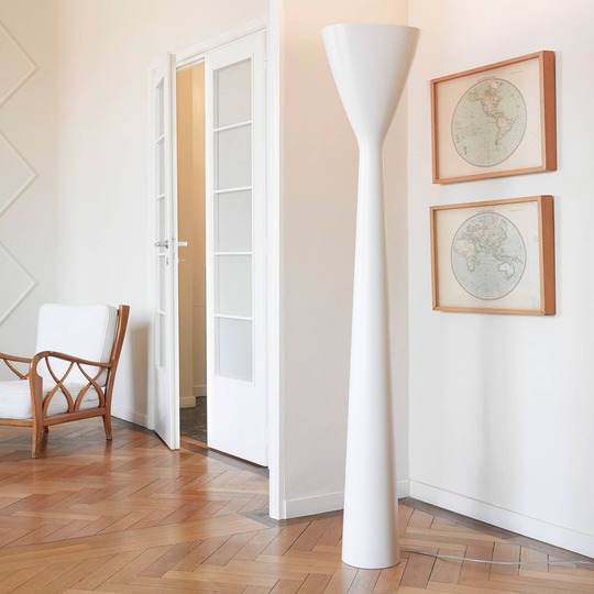 LED-uplight-golvlampa Carrara med dimmer, vit