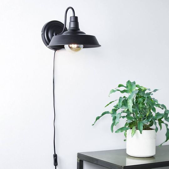 Vägglampa Grimsby, svart