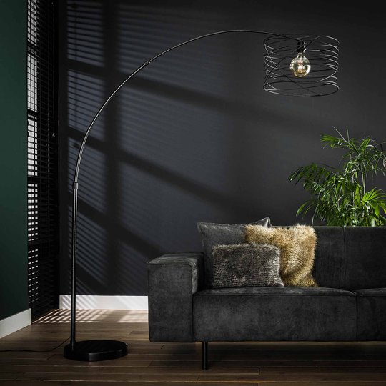Båggolvlampa Swirlaronda med spiralskärm