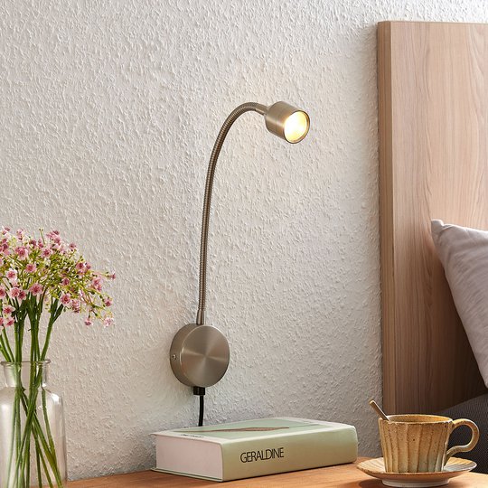 Lindby Djamila LED-vägglampa, satinerad nickel