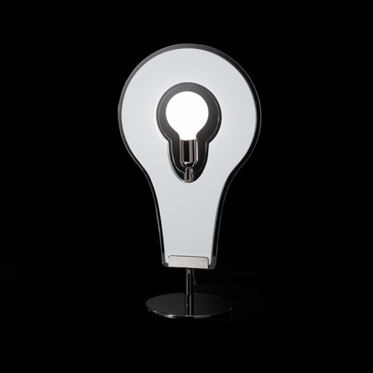 Vit, tilltalande bordslampa Flat 60