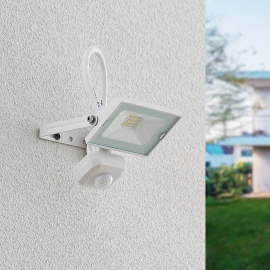Lindby Aine LED-utomhusspot vit 13,5 cm sensor