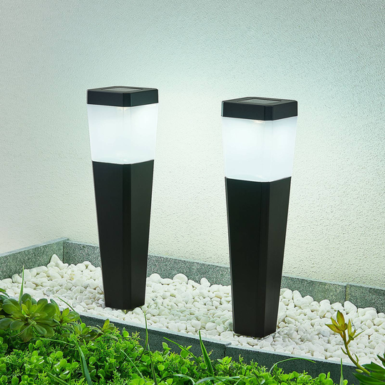 Lindby Hadrias LED-solsockellampa, markspett