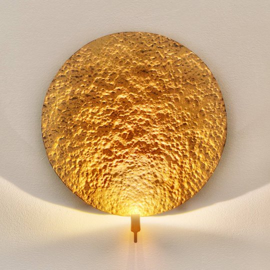 Guldglänsande designer-vägglampa Traversa