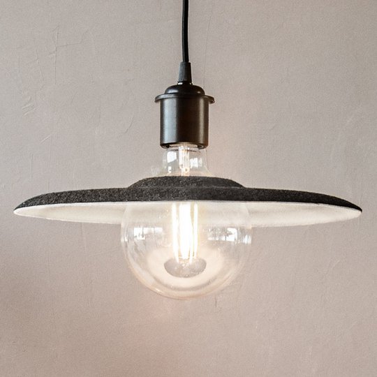 UMAGE Shade hänglampa svart, med filtskärm