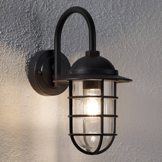 Utomhusvägglampa Gero med böjd konsol