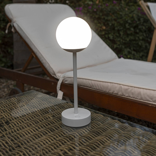 Newgarden Norai Slim LED-bordslampa, grå