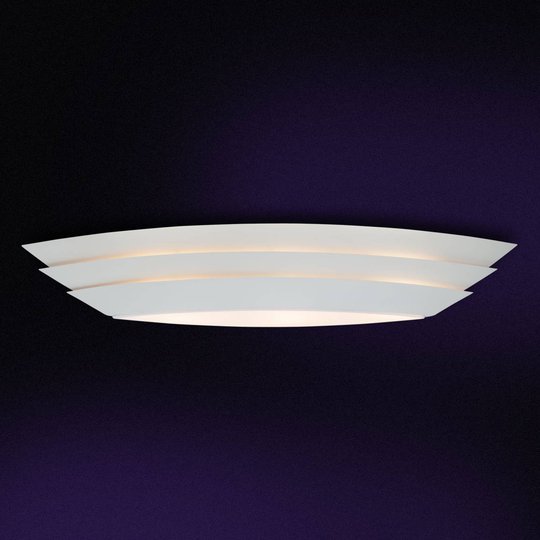 Intressant utformad taklampa Ship