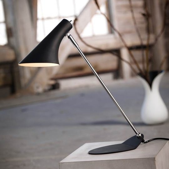 Trendig skrivbordslampa Liam svart