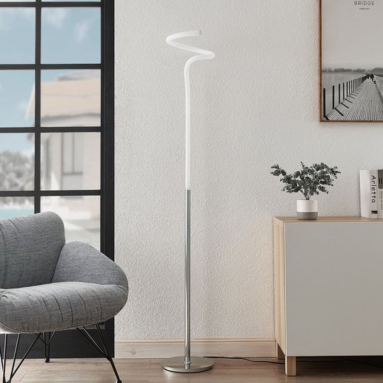 Lucande Serpentina LED-golvlampa i krom