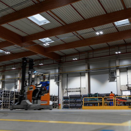 Siteco Licross Highbay spotlight till hallen 56 W
