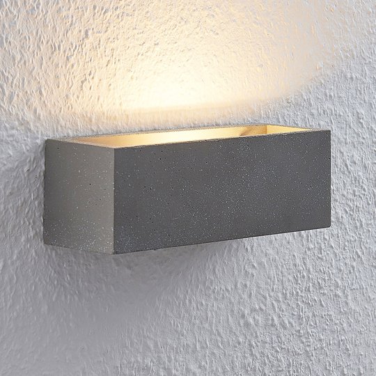 Lindby Selma LED-vägglampa av betong, kantig