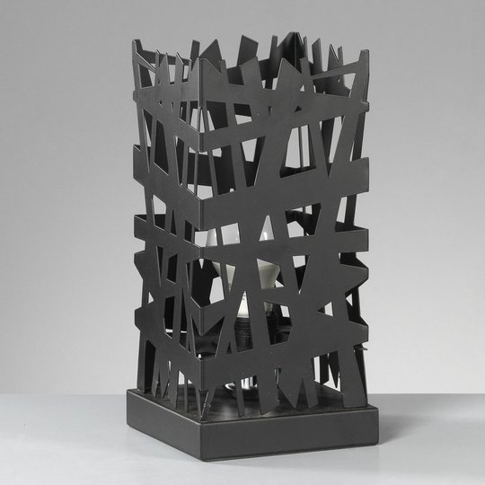 Bordslampa Foresta med intressant design