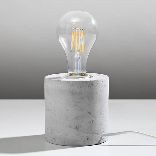 Bordslampa Akira av betong i cylinderform