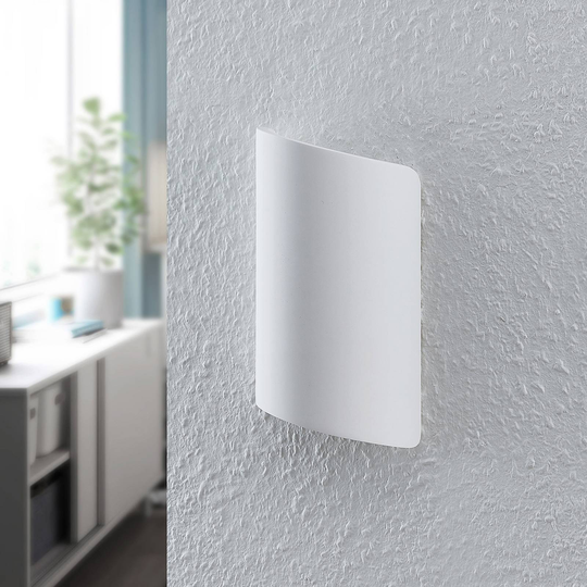 Lindby Akumo LED-taklampa av gips