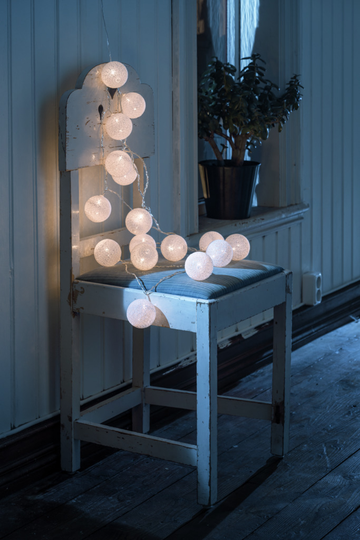 Slinga 16 garnbollar LED (Vit)