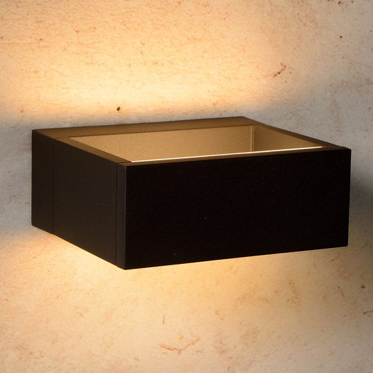 Goa - kantig LED-utomhusvägglampa, svart