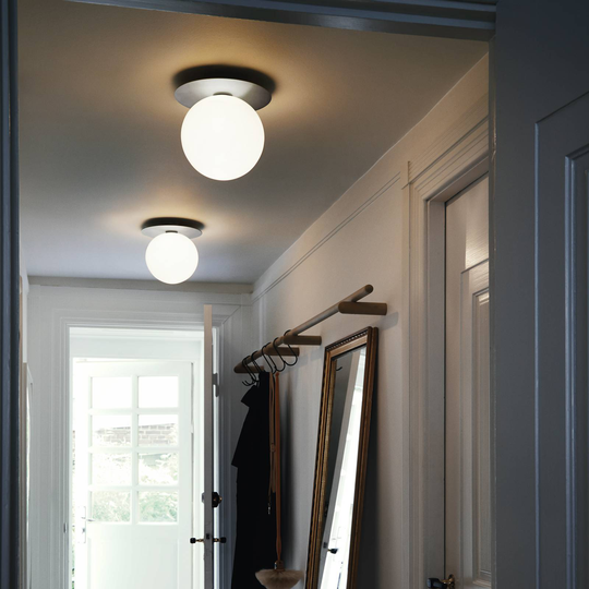 Nuura Liila 1 Large vägglampa 1 lampa silver/vit