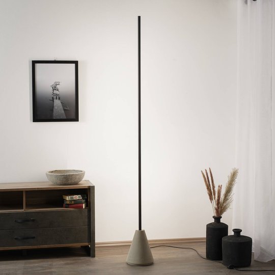 Karman Cupido LED-golvlampa, justerbar vit via App
