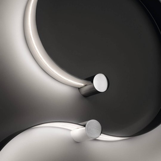 Cini&Nils FormaLa2 böjlig LED-vägglampa 2 700 K