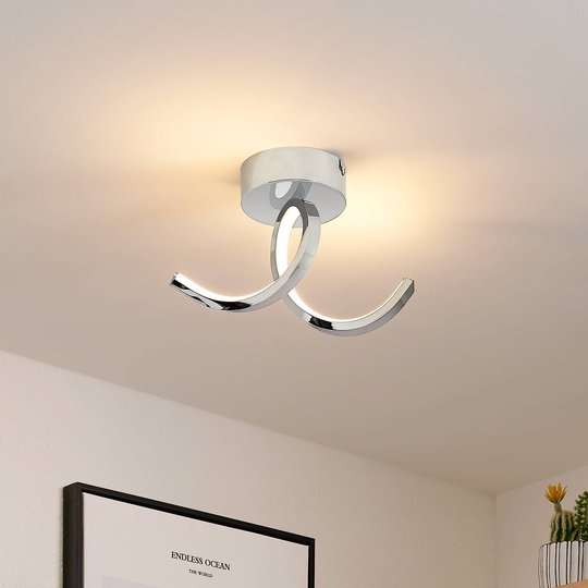Lindby Seriala LED-vägglampa i vriden design